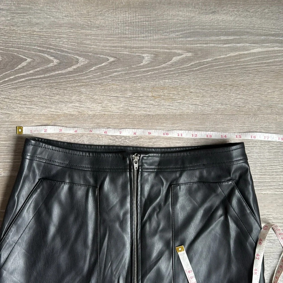 Free people zip front vegan leather mini skirt - Picture 4 of 7